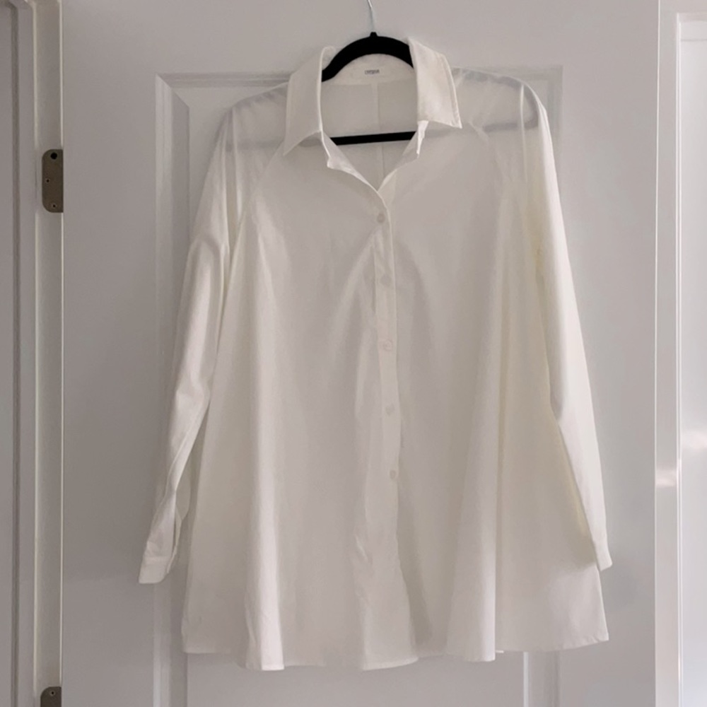 NWOT flowing button down tunic!